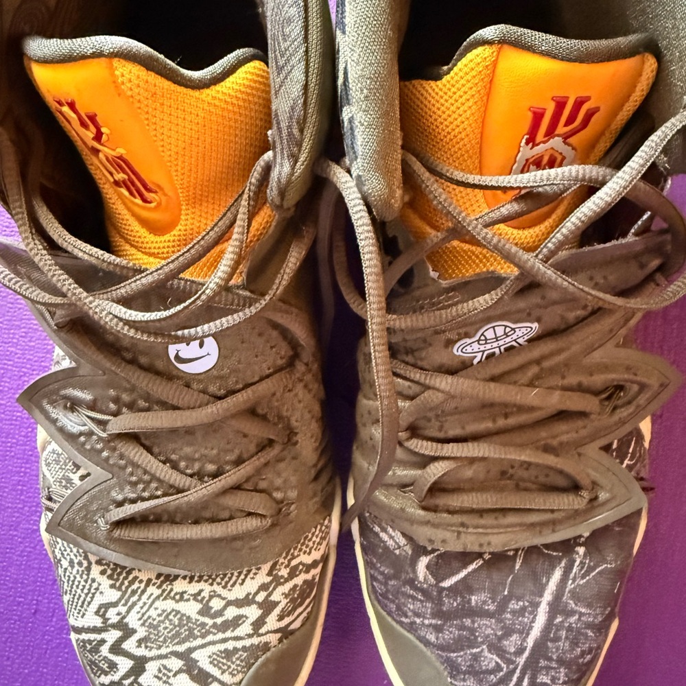 Nike Brown Patterned Interior - image 4